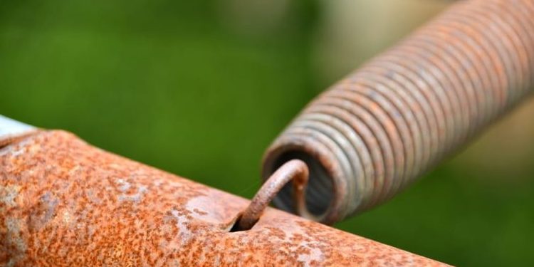 How to Remove Rust from Trampoline Springs